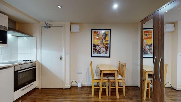 Studio to rent - Photo 1