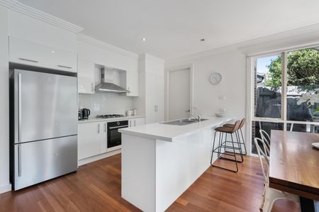 2/22 Beech Street, Surrey Hills VIC 3127 - Townhouse For Rent | Domain - Photo 3