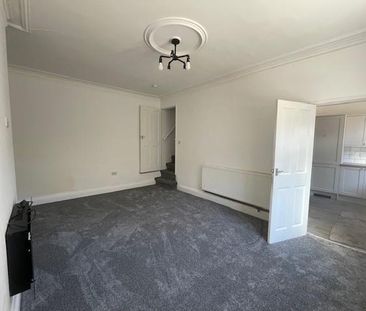 4 bedroom terraced house to rent - Photo 1