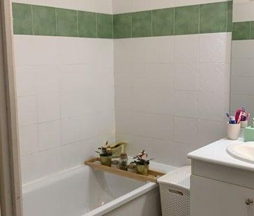 Location Appartement 2 pièces 50m² NIMES 30000 - Photo 6