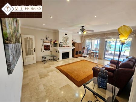 SPACEOUS VILLA FOR RENT WITH PANORAMIC SEAVIEWS AND PRIVATE GARDEN NEAR THE BEACH IN EL CHAPARRAL - Photo 2