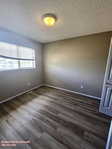GREAT 3 BED, 4 BATH, 2 STOREY SINGLE FAMILY HOME W/ A DBL ATTACHED GARAGE IN THE COMMUNITY OF BELMONT - Photo 5