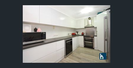 Family Home in Curlewis - Photo 2