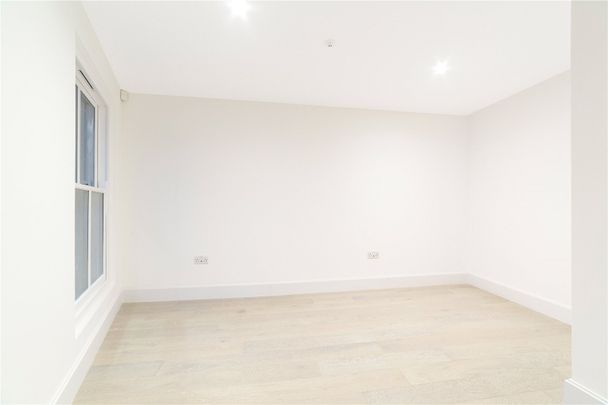 Penrose Mews, London, SW6, London - Photo 1