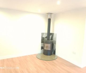 2 bedroom barn conversion to rent - Photo 1