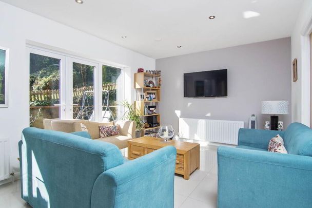 1 Piney Lane, Malone Road, Belfast, BT9 5QS - Photo 1