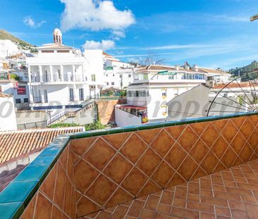 Apartment in Cómpeta, Inland Andalucia at the foot of the mountains - Photo 5