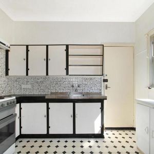 Spacious Home in Convenient Location - Photo 3