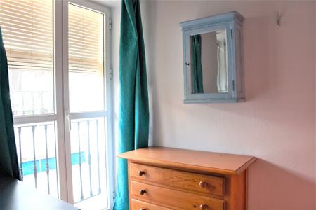 Calle Vidrio, Sevilla, Andalusia 41003 - Photo 4