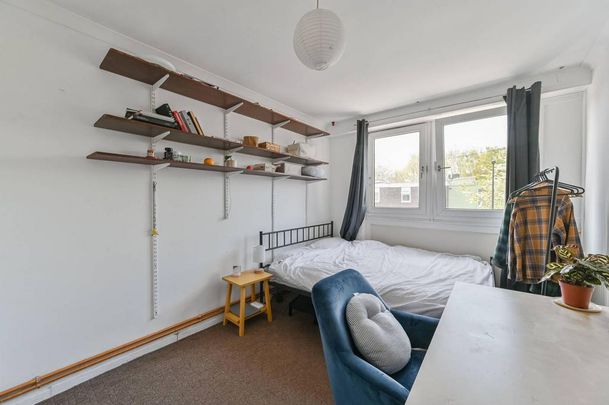 3 bedroom flat to rent - Photo 1