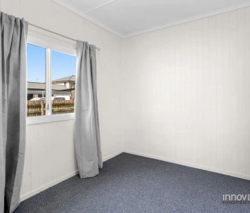 “Low Maintenance and Walking Distance to Transport and Shops!” - Photo 2
