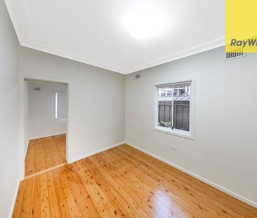 WARM AND COZY HOME OFFERED! READY TO MOVE IN! - Photo 3