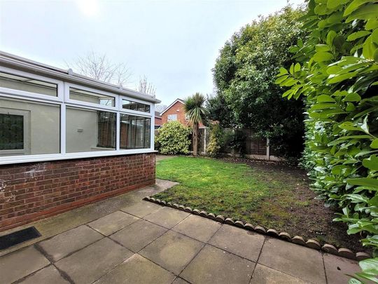 4 bedroom link detached house to rent - Photo 1