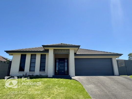10 Redmond Circuit, Cameron Park NSW 2285 - House For Rent | Domain - Photo 1