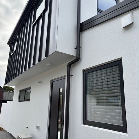 Modern 2BR Townhouse in St Albans - Photo 1