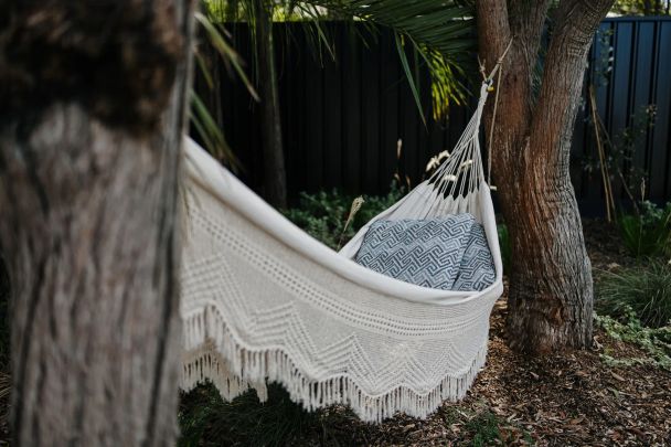 Come for the views, stay for the captivating design - Photo 1