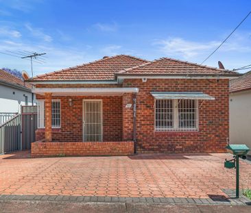 3 Bedroom House in quiet suburban street! - Photo 2