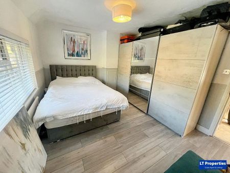 5 bedroom terraced house to rent - Photo 5