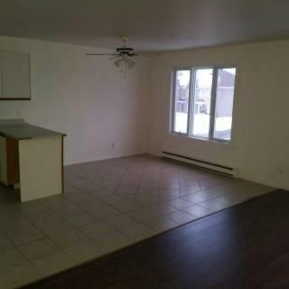 3887 Cote Rosemont Disponible Immediatement - Photo 1