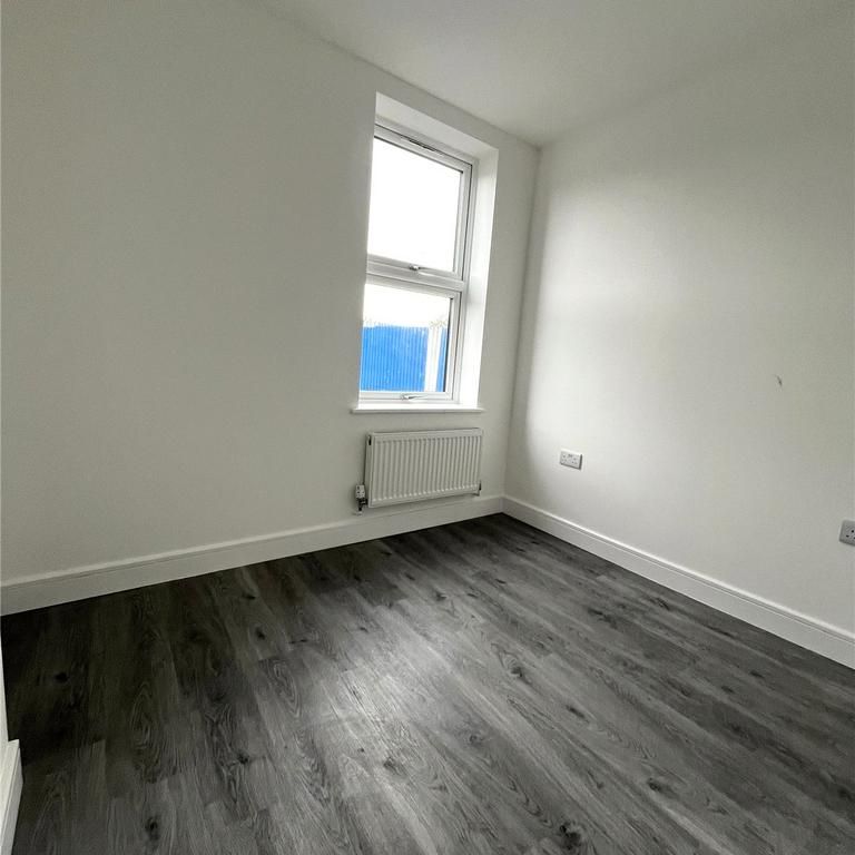 4 bedroom terraced house to rent - Photo 1