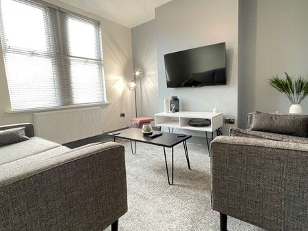 Salisbury Grove - Photo 3