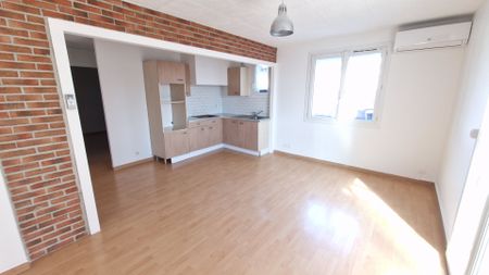 Marignane dans un petit ensemble appartement de type 2 de 41.40 m2 + terrasse véranda, - Photo 2