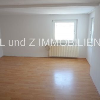 * Berufstätige oder Studenten willkommen * 2 Zimmer Wohnung großer Balkon. - Photo 1