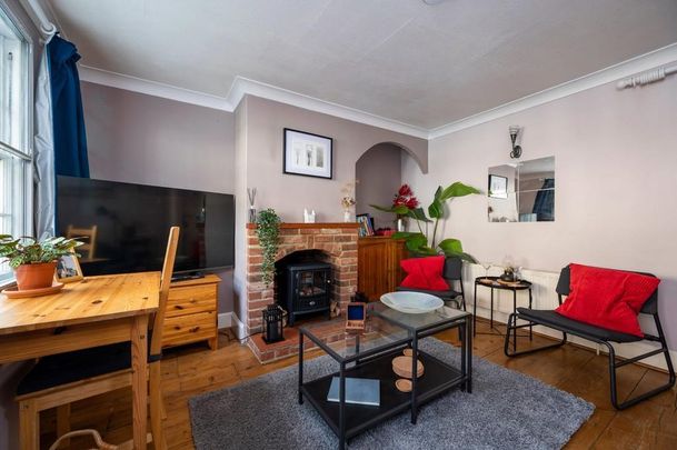 2 bedroom cottage to rent - Photo 1