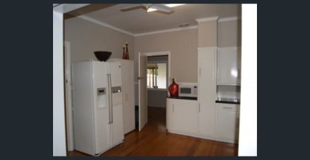 Solid Brick Veneer - Photo 3