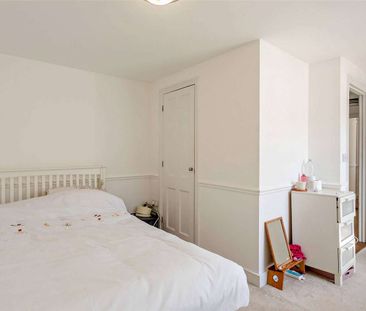 One bedroom apartment situated within the former historic White Hor... - Photo 3