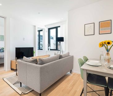 Studio Flat, Queen's Road, RG1 - Photo 1