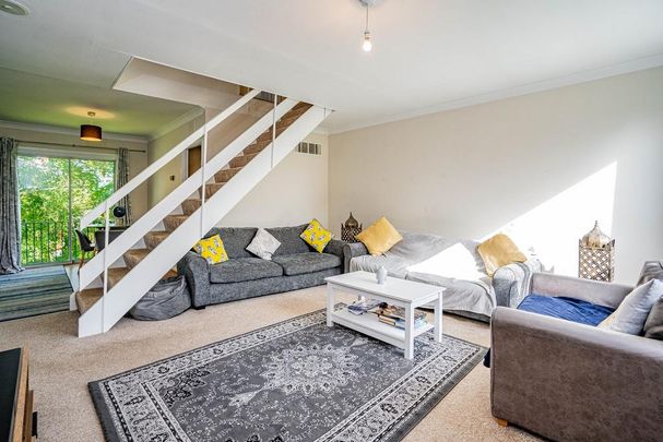 3 bedroom maisonette to rent - Photo 1