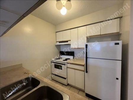 1567 East Broadway 205 Vancouver - Photo 2