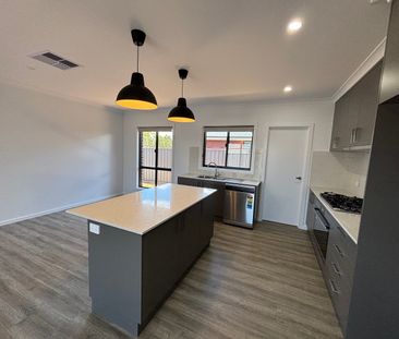 20 Canterbury Road, Thurgoona NSW 2640 - House For Rent | Domain - Photo 2