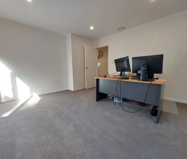 Impressive family home Blockhouse Bay - Photo 1
