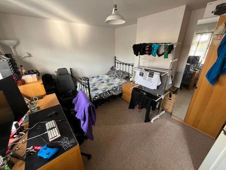 Canberra Grove, Filton - Photo 3