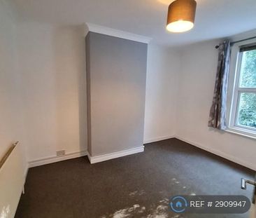2 bedroom maisonette to rent - Photo 3