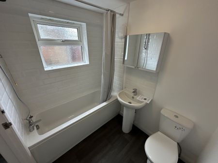 Avenue Road, Great Yarmouth, Gorleston - Photo 5