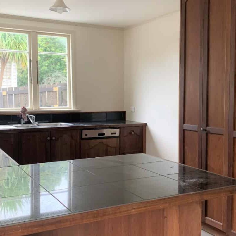 Warm 2 Bedroom + Office Home with extra Rumpus/Hobby Space - Photo 1