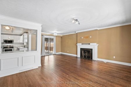 103 Summitcrest Drive #Main floor - Photo 3