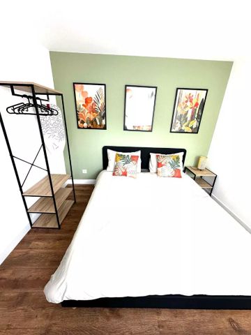 A LOUER TRES BEAU STUDIO MEUBLE NEUF EN PLEIN CENTRE VILLE ST QUENTIN 02100 - Photo 5