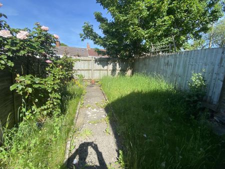 3 bedroom terraced house to rent - Photo 4