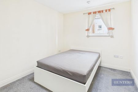 1 bedroom Flat To Let - Photo 3
