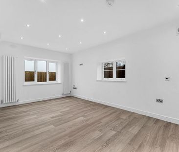 2 bedroom end of terrace house to rent - Photo 1