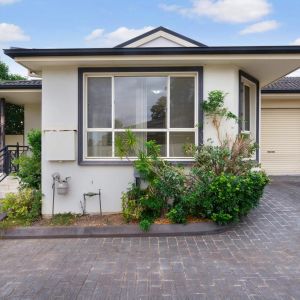 Stunning, Modern 2 Bedroom Villa For Lease - Photo 3