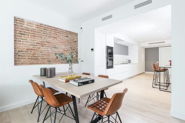 Carrer del Rosselló, Barcelona, Catalonia 08025 - Photo 1