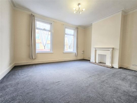 2 bed apartment to rent in Sweyne Avenue, Southend-On-Sea, SS2 - Photo 1