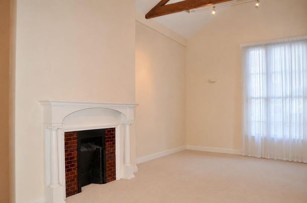 2 bedroom ground floor flat to rent - Photo 1