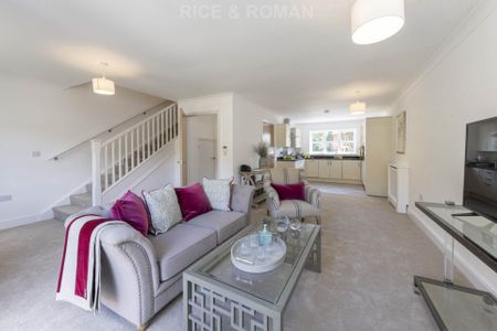 2 Bedroom Cottage, Lynwood Village – Ascot - Photo 4