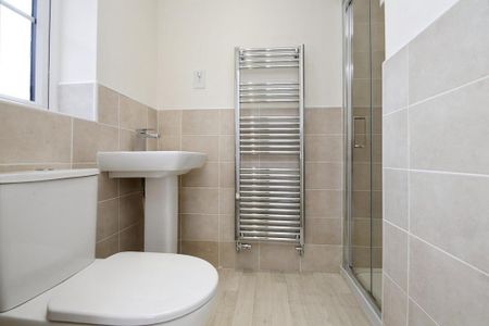 3 bedroom semi-detached house to rent - Photo 5